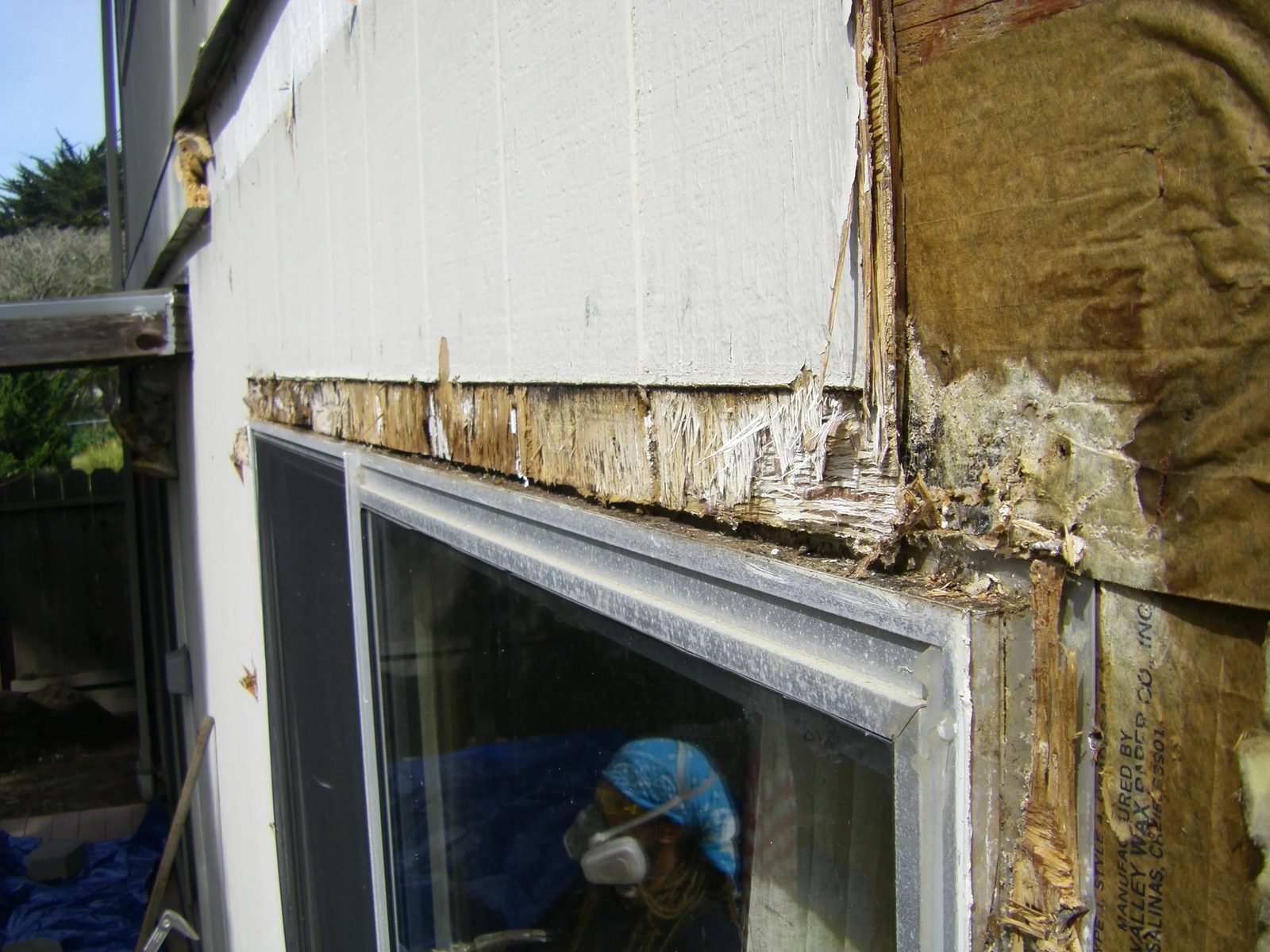 Sliding window installation for improved ventilation